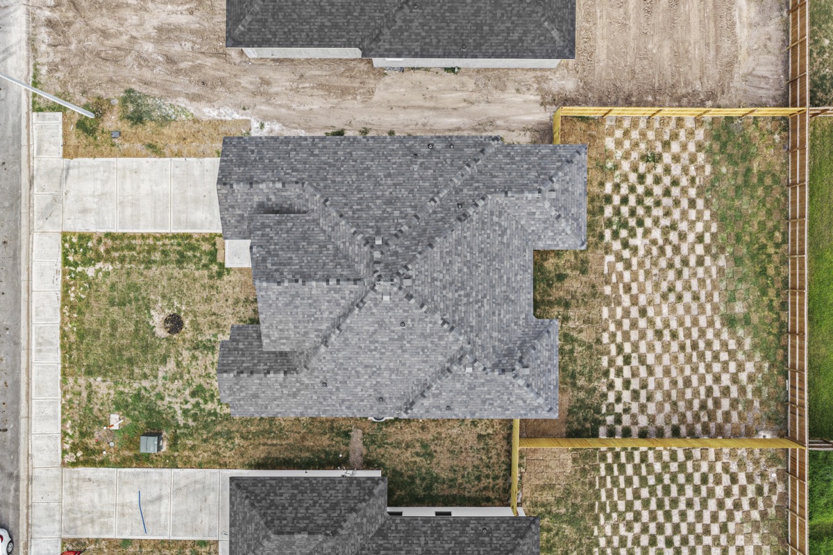 18084 Spruce Street · 5