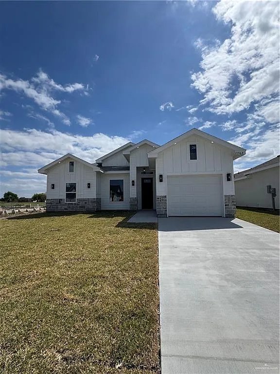 17962 Redwood Street, Combes · Hidden Woods