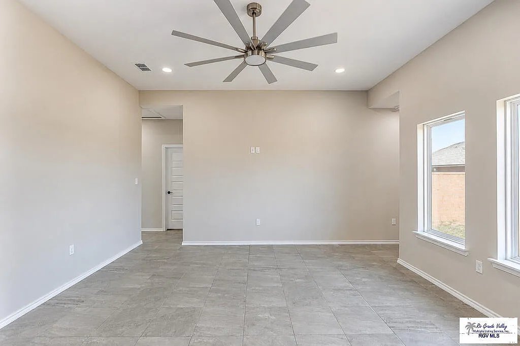 17982 Redwood Street · 3