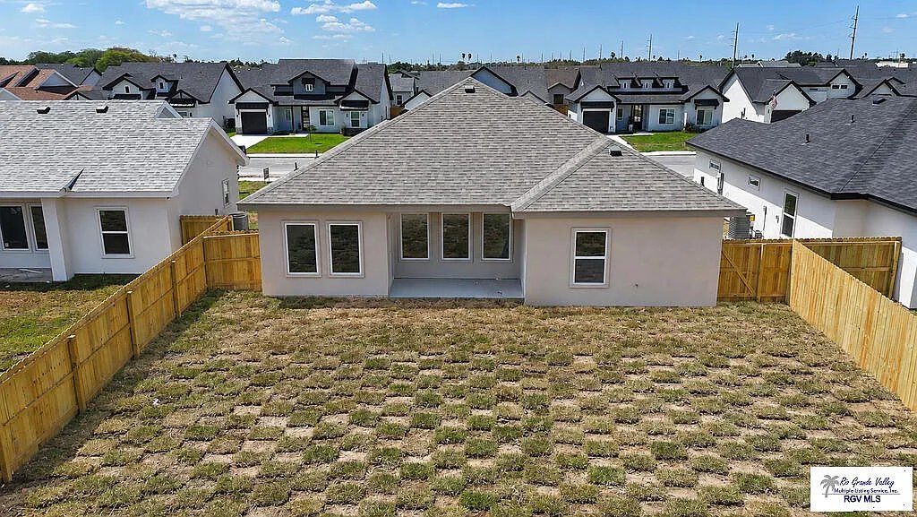 17983 Spruce Street · 4