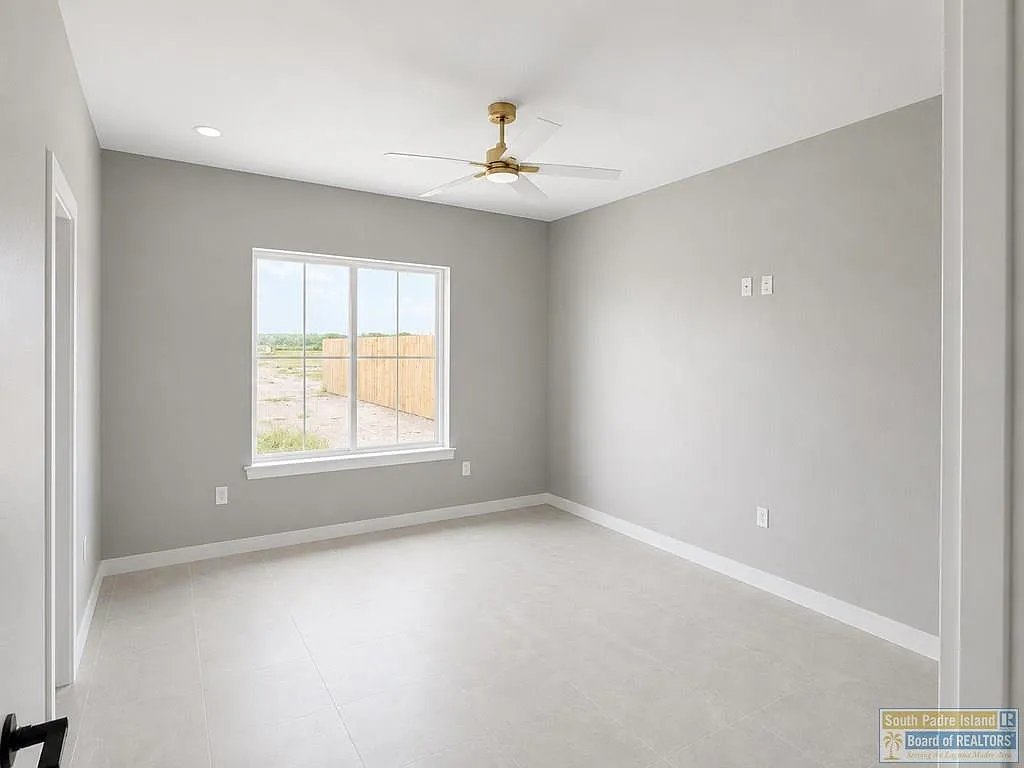 3141 Juan Castillo Ave · 4