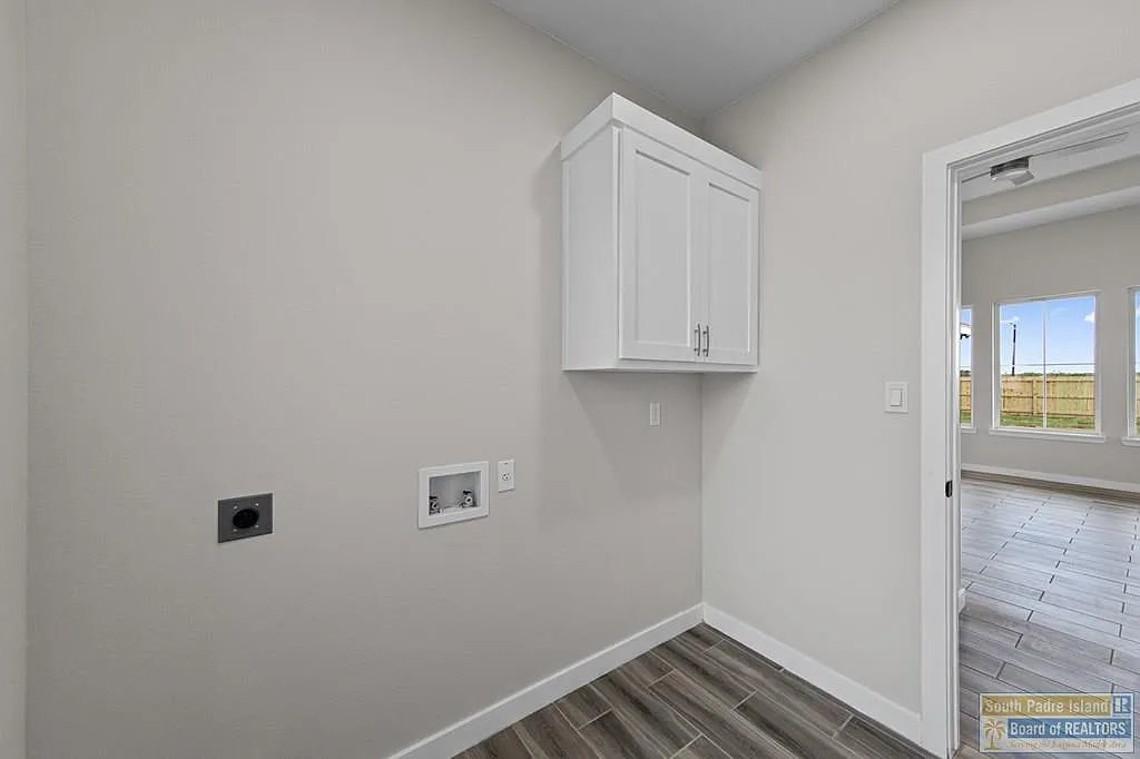 3151 Juan Castillo Ave · 8