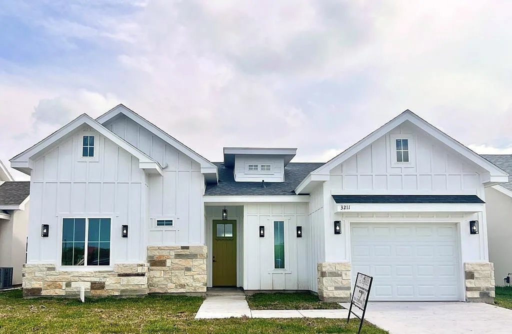 3211 Juan Castillo Ave, Port Isabel · Laguna Heights