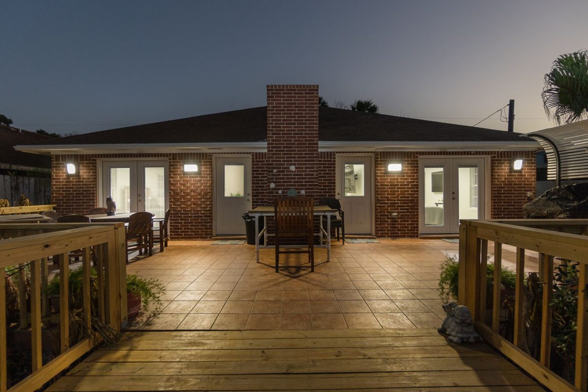 The Arroyo Waterfront House · 9